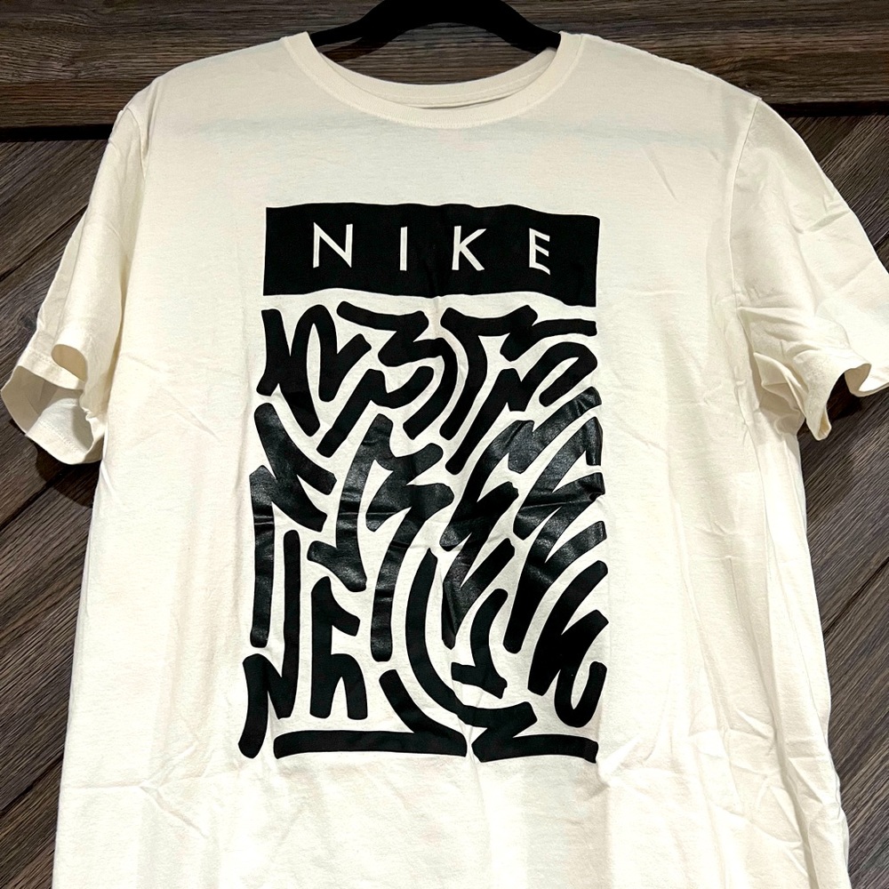 Nike Mens Large tee